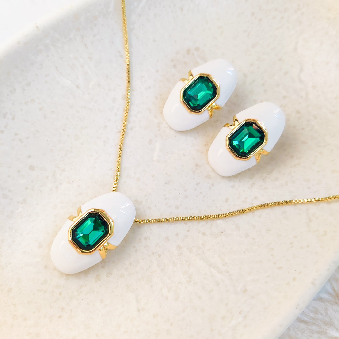 Emerald Bloom Pendant and Earrings Set