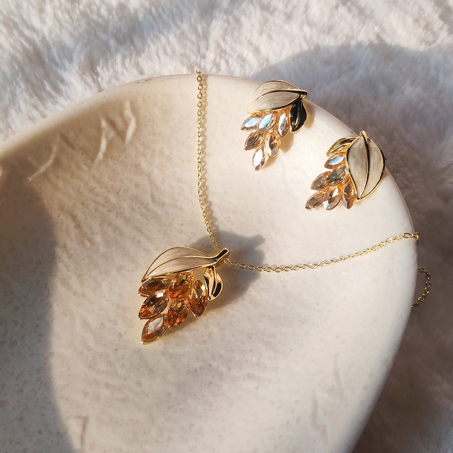 Golden Veil Pendant & Earrings