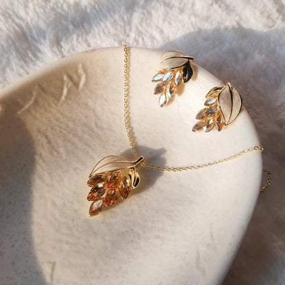 Golden Veil Pendant & Earrings