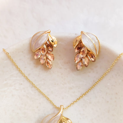 Golden Veil Pendant & Earrings