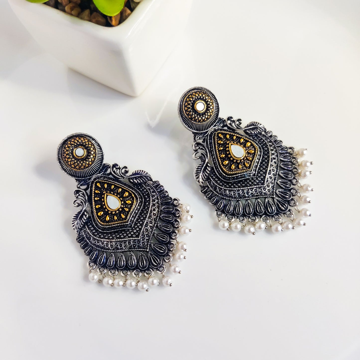 Regal Noir Dual-Tone Pearl Chandelier Earrings