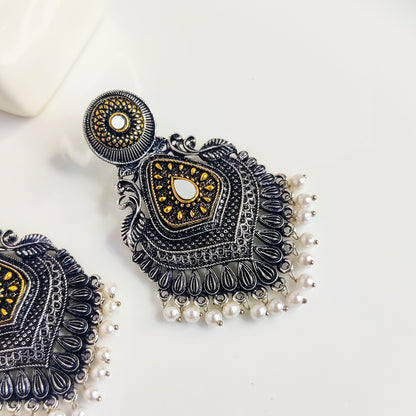 Regal Noir Dual-Tone Pearl Chandelier Earrings