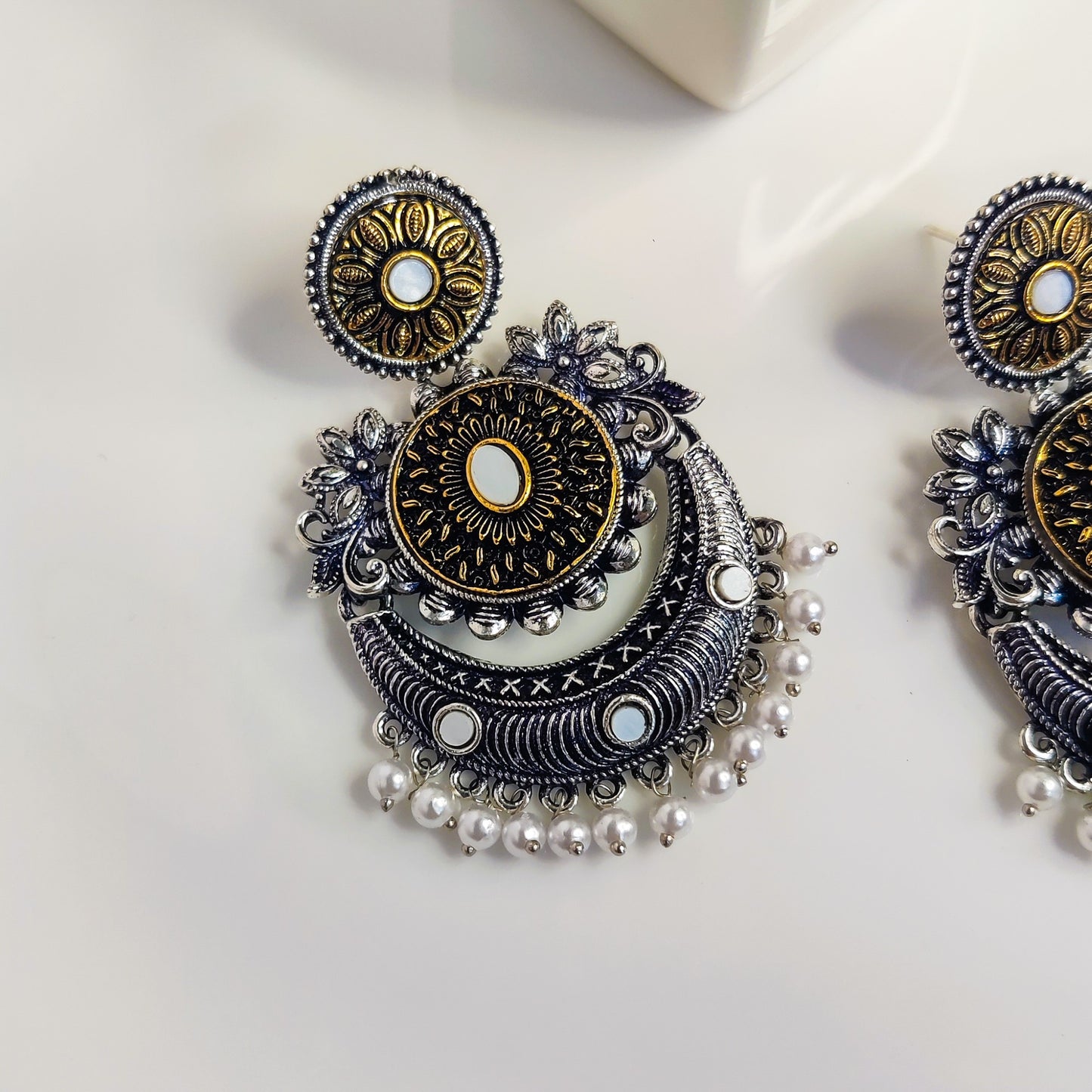 Duchess Pearlescent Black Earrings