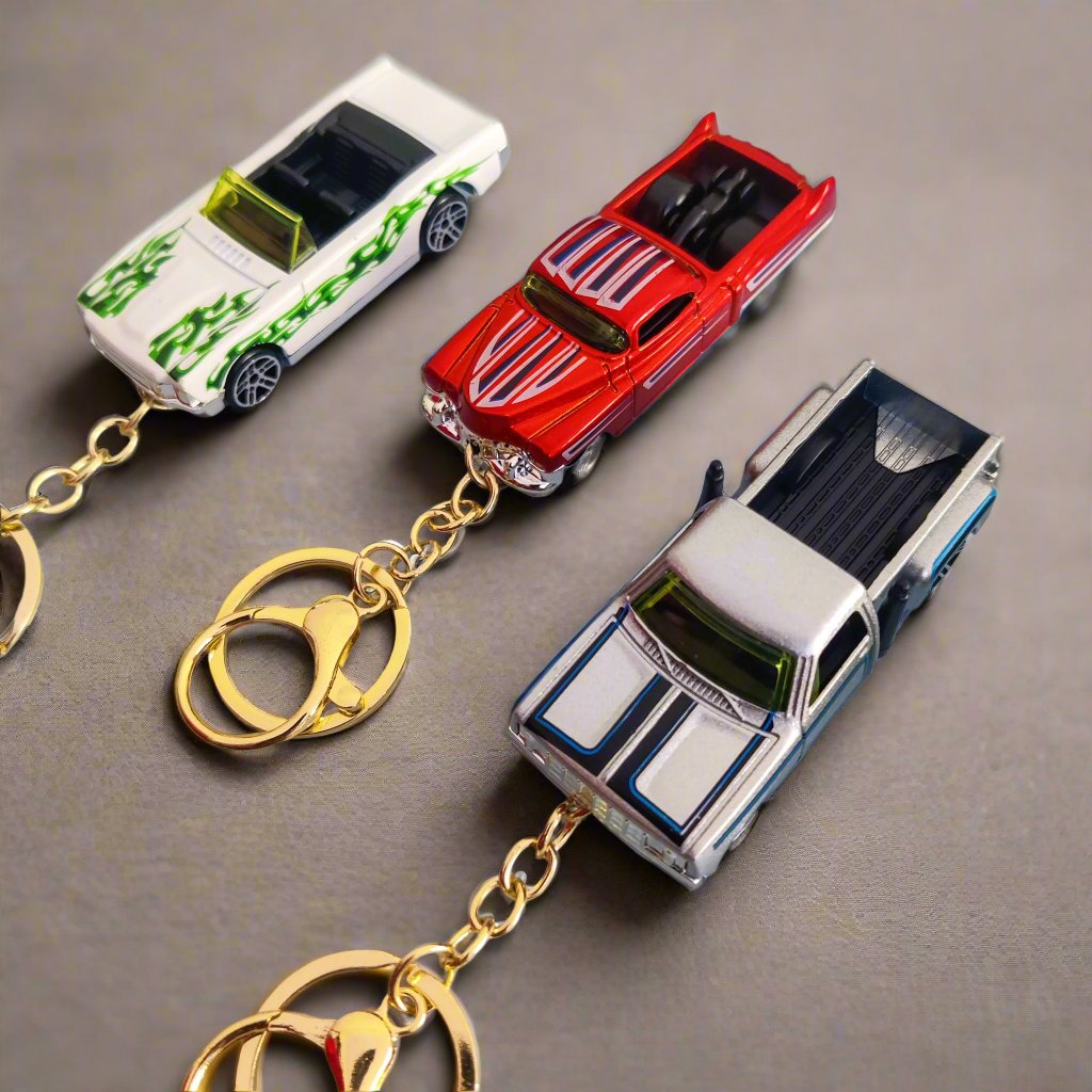 Classic Downtown Countryside Metal Car Keychain