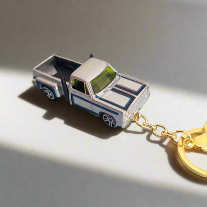 Classic Downtown Countryside Metal Car Keychain